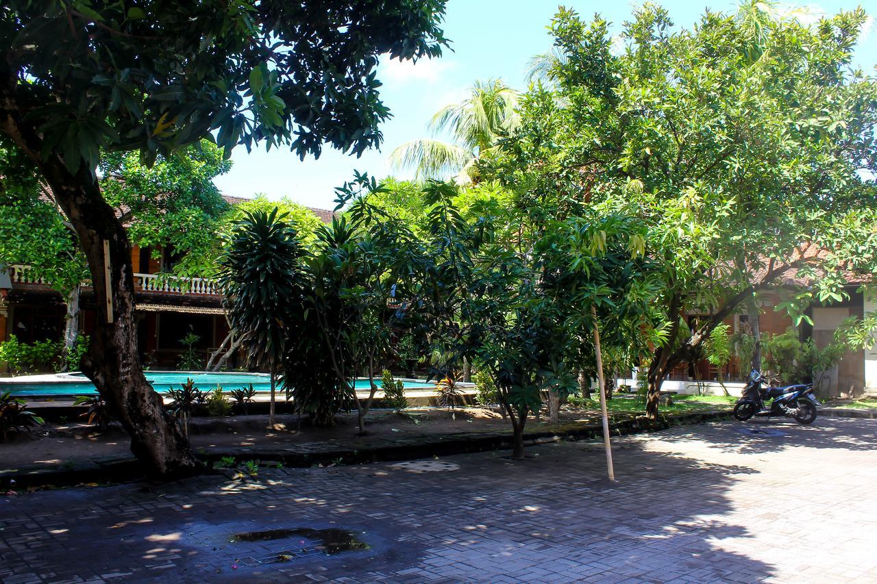 Budhi Beach Inn Kuta Lombok Eksteriør billede