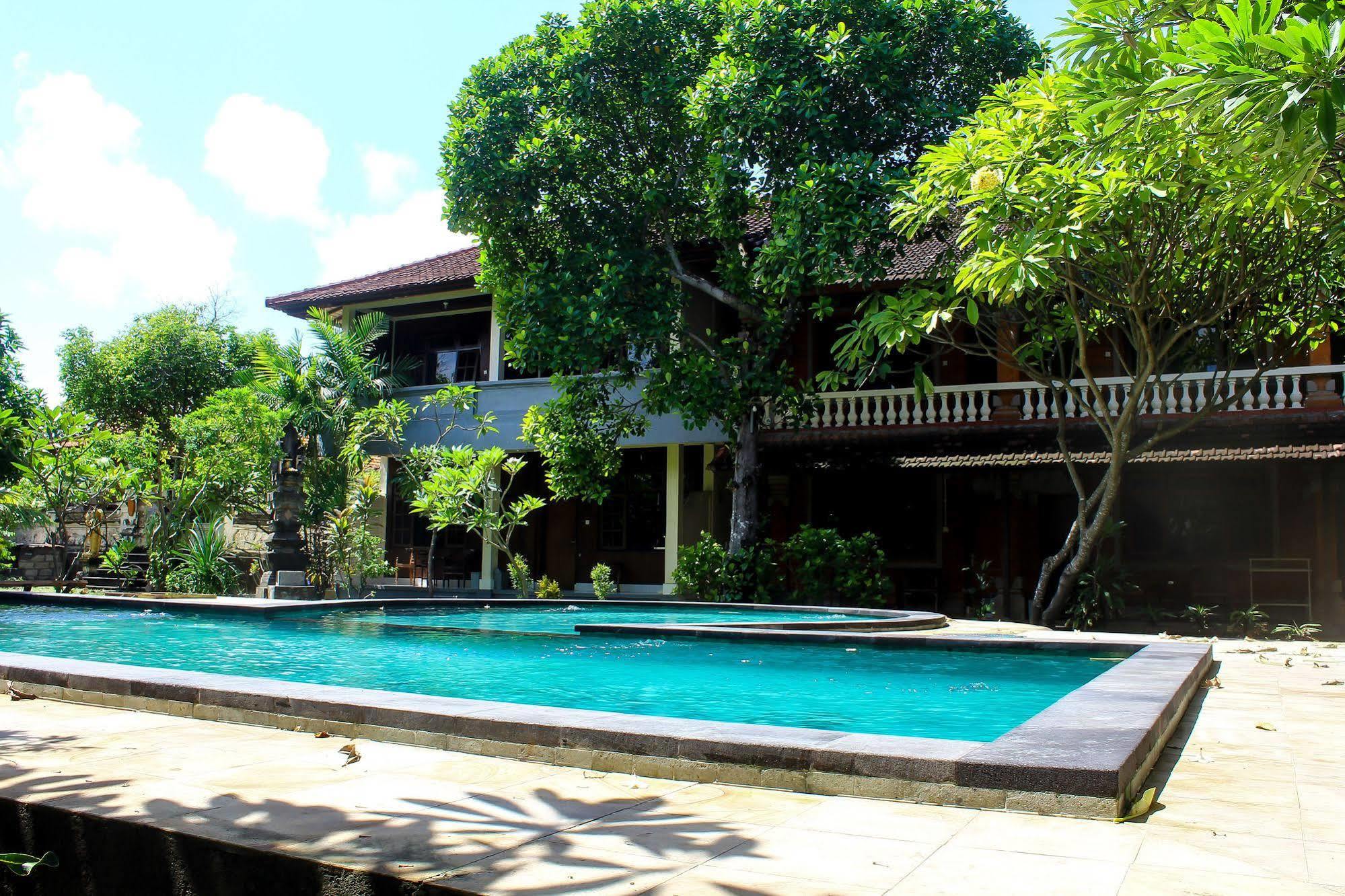 Budhi Beach Inn Kuta Lombok Eksteriør billede